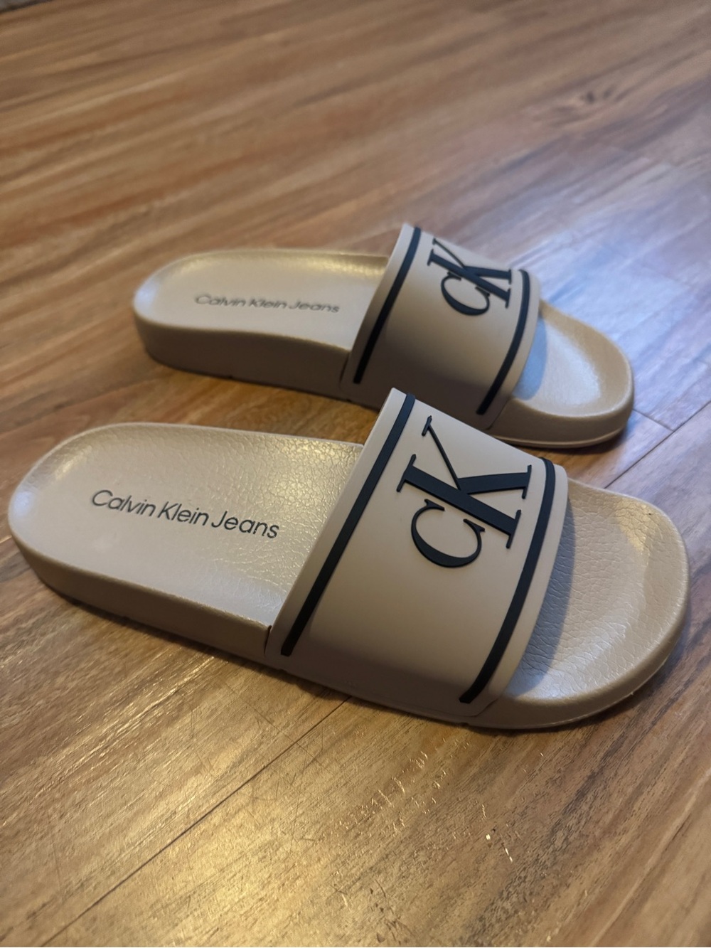 New Calvin Klein tan and Black Slide